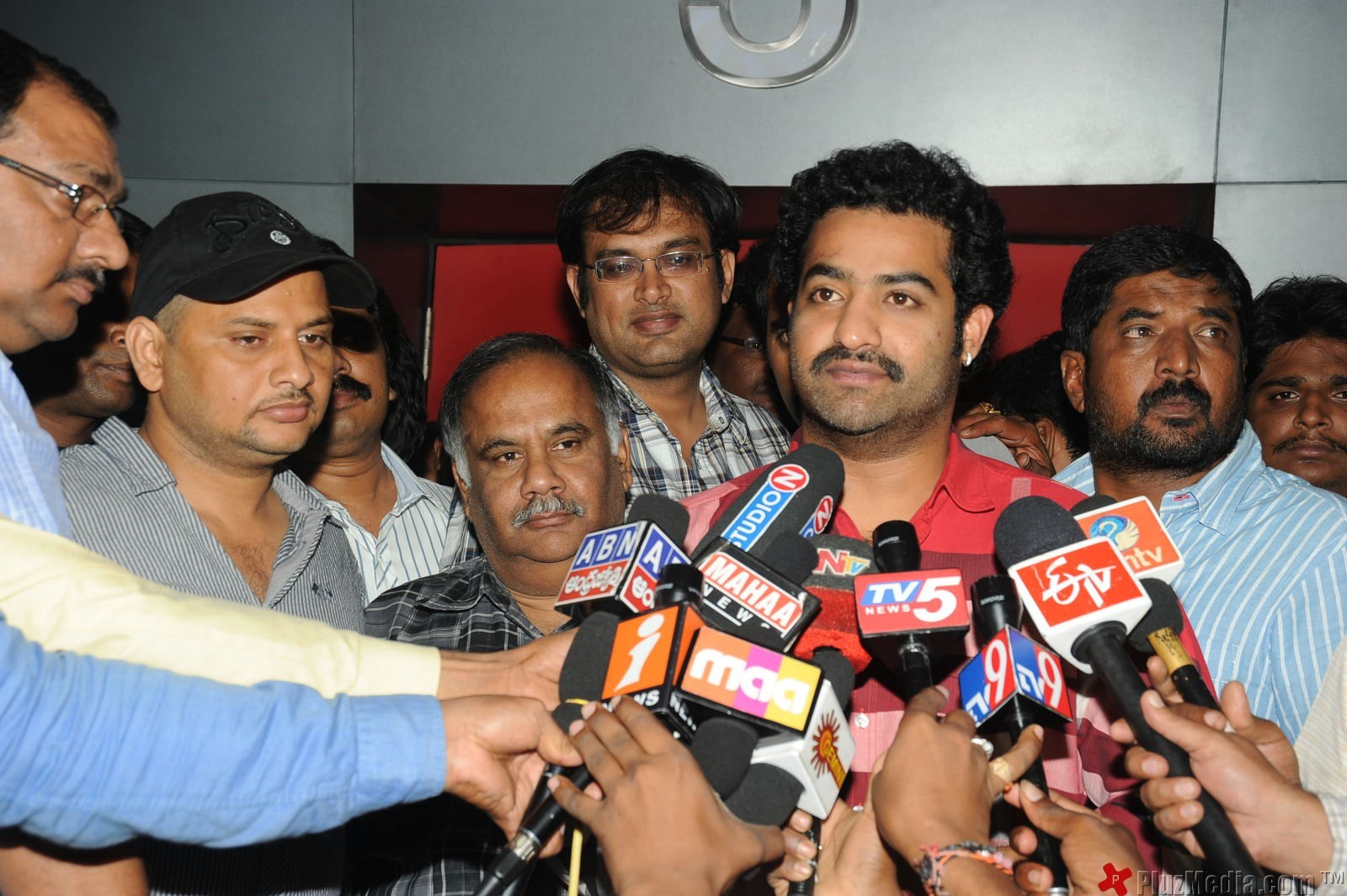 Jr NTR at Oosaravelli Specital Show - Pictures | Picture 96318